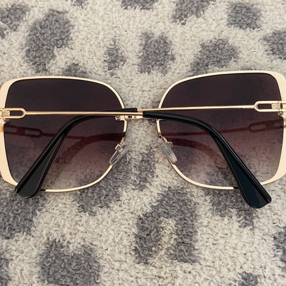 Square embellished fashion sunglasses - Picture 2 of 4